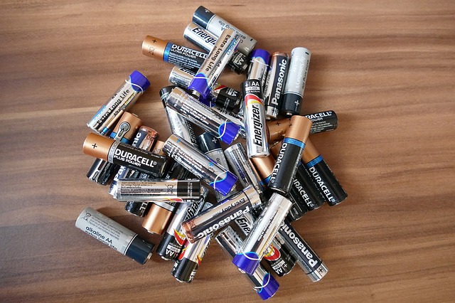 editor1575531781552472.jpg batteries-1331493_640.jpg